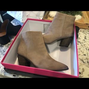 Brand new Vince Camuto booties